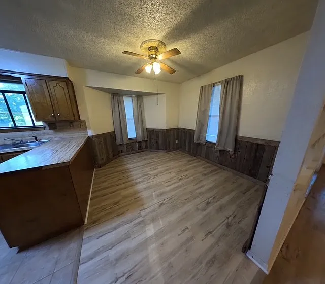 1412 Janet Ln — Photo 2