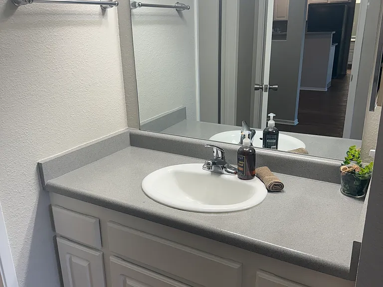 2x2B 2nd Bathroom