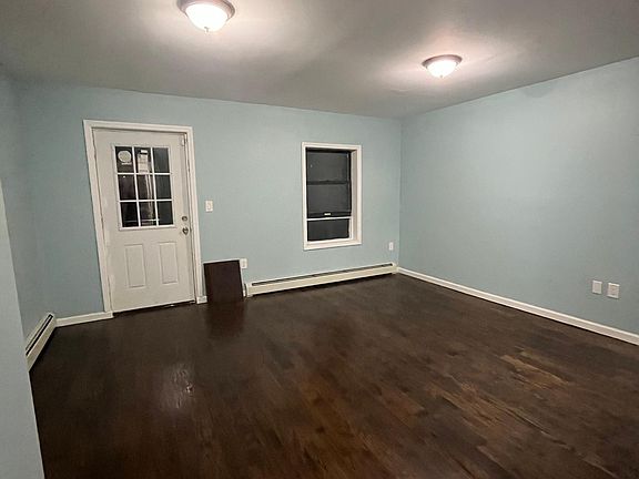 2nd image of 19020 Woodhull Ave Floor 1