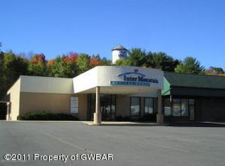 1158 Twin Stacks Dr, Dallas, PA 18612