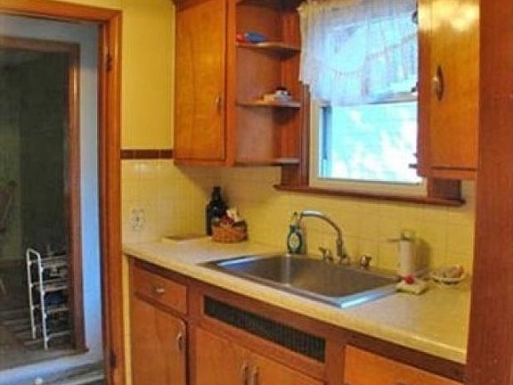 4th image of 33012 Willowick Dr