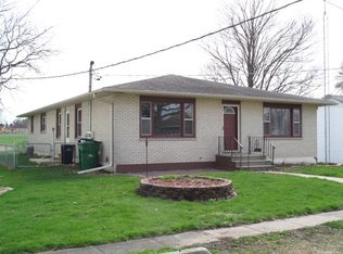 118 W South St, Kirkland, IL
