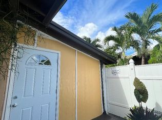 6531 Roosevelt St, Hollywood, FL 33024