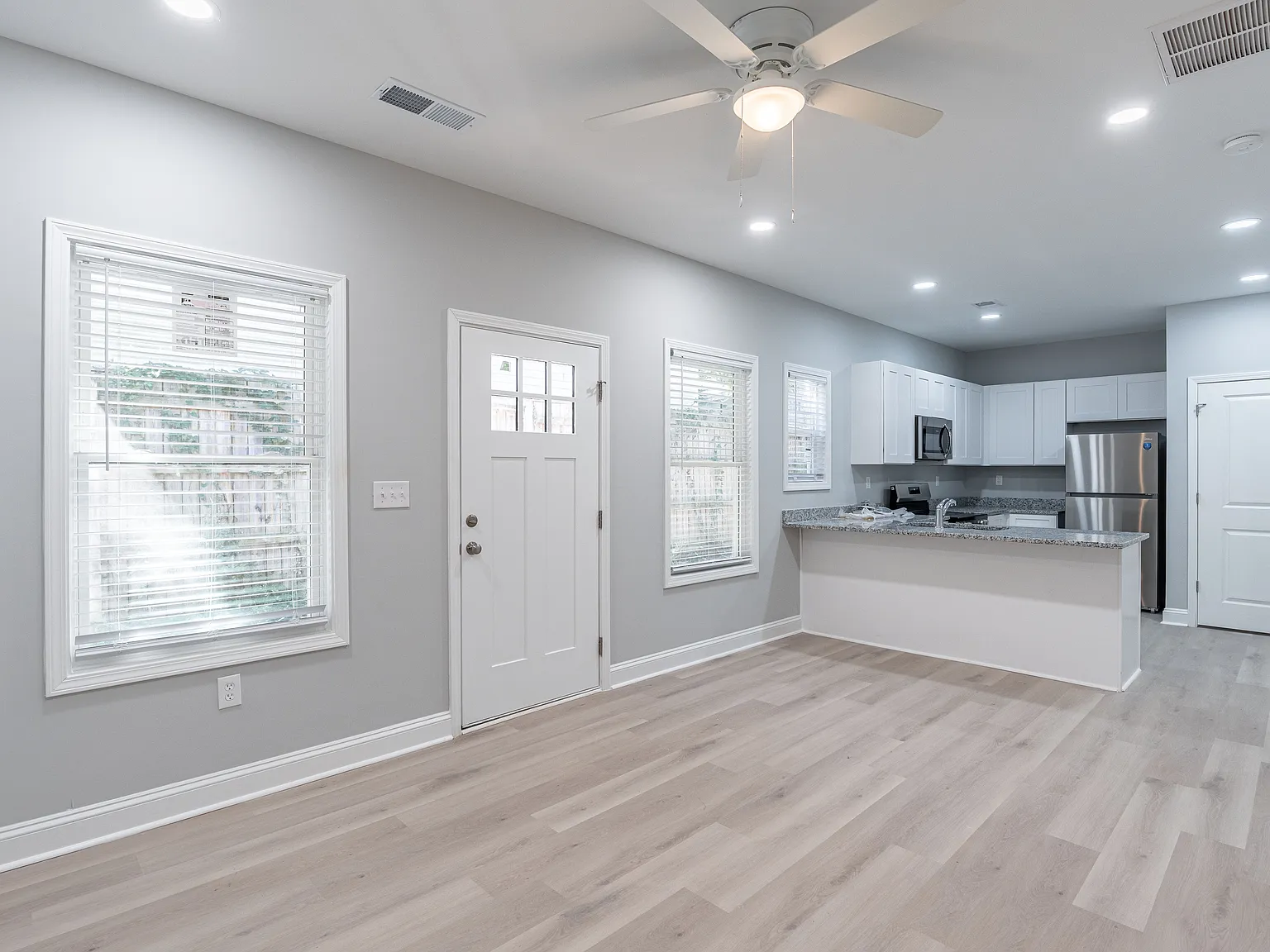2 bed, $2,000 — Photo 4