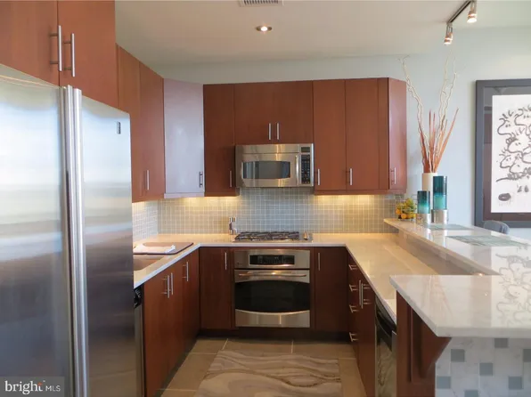 1101 Locust St #7E, Philadelphia, PA 19106