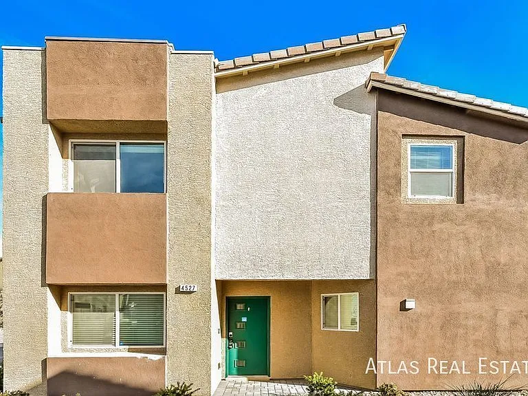 4527 Sapphire Moon Ave — Photo 15