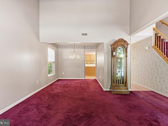 5th image of 395 Enfield Rd