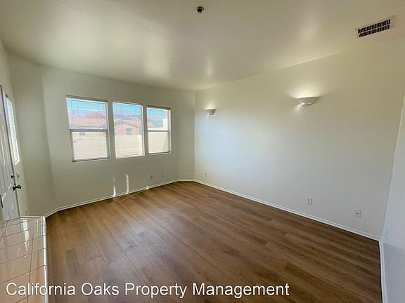 2nd image of 1073 N Ventura Ave #203