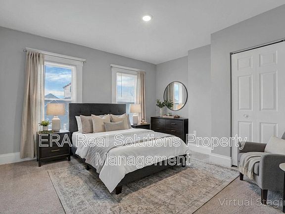3rd image of 741 E Mound St