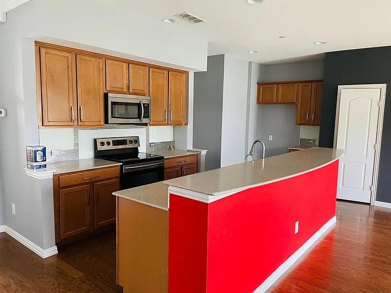 460 Hunt Dr — Photo 8