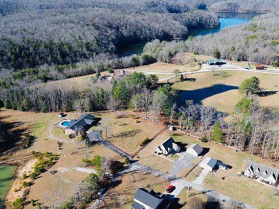 4th image of 90 Howington Ln