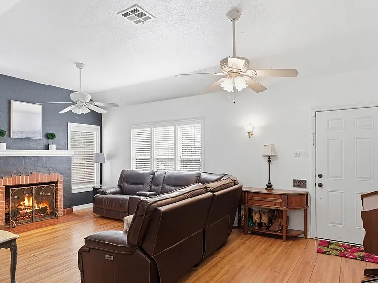 3030 San Emidio St — Photo 4
