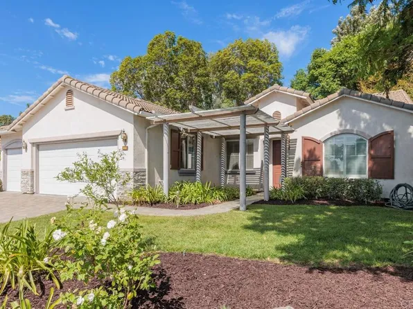 868 La Rue Ave, Fallbrook, CA 92028