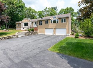 19 Pine St, Lynnfield, MA 01940