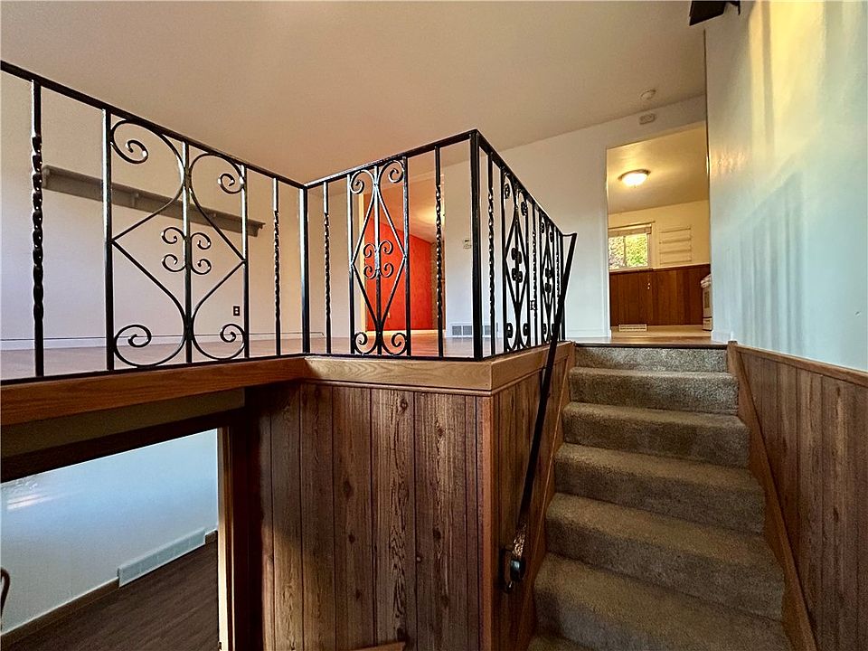 308 Golden Gate Dr, Verona, PA 15147 | MLS #1729947 | Zillow