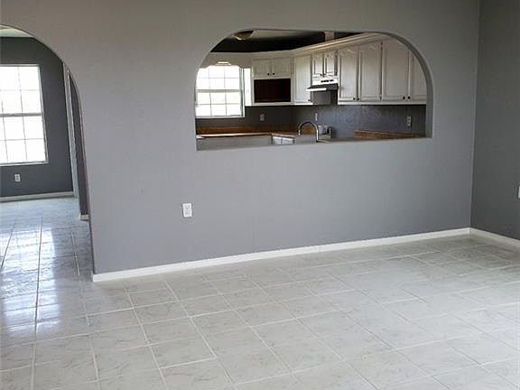 5th image of 10643 La Siesta Cir N