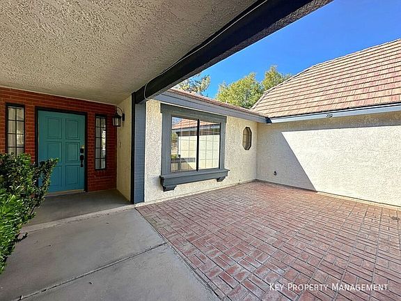 3rd image of 2241 Lucerne Dr