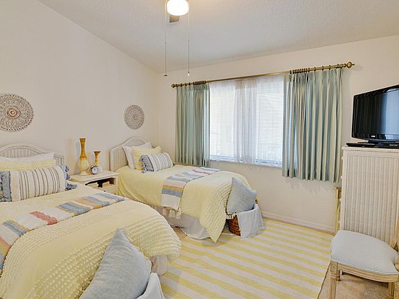 5th image of 443 Bouchelle Dr APT 304