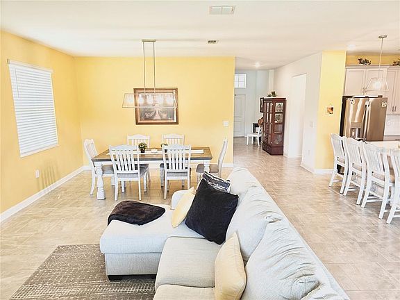 5th image of 2856 Camden Way
