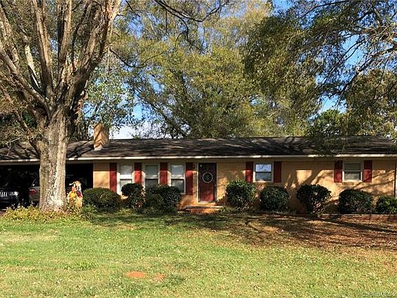 2nd image of 150 Arrow Ln