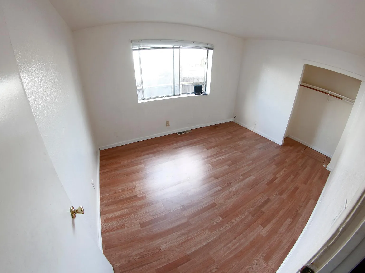 1 bed, 4.5 bath, 2900 sqft, $1,340 — Photo 4