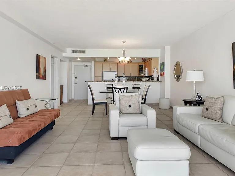 5601 Collins Ave #711 — Photo 9