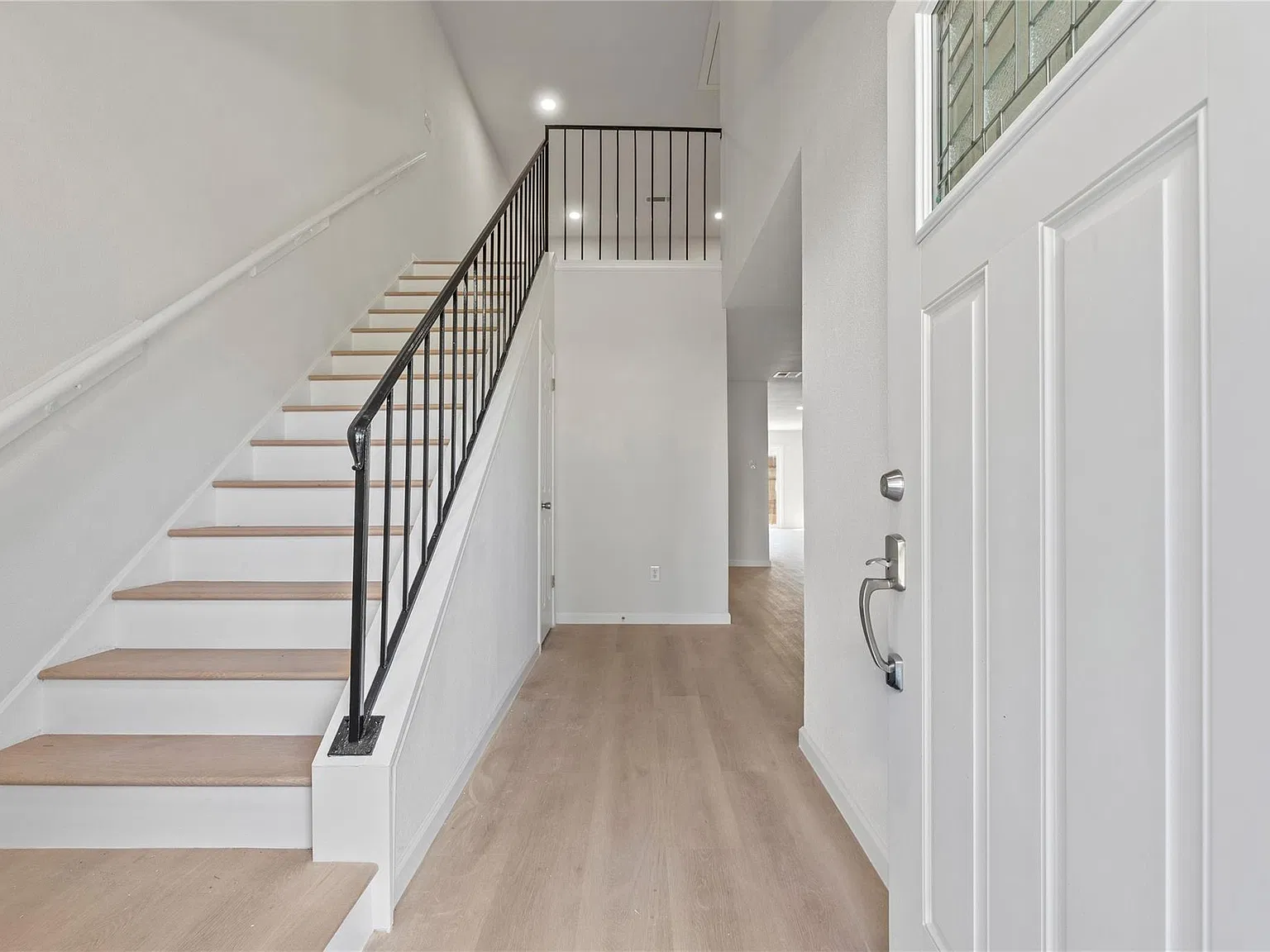 4 bed, 3.0 bath, 2632 sqft, $3,100 — Photo 3