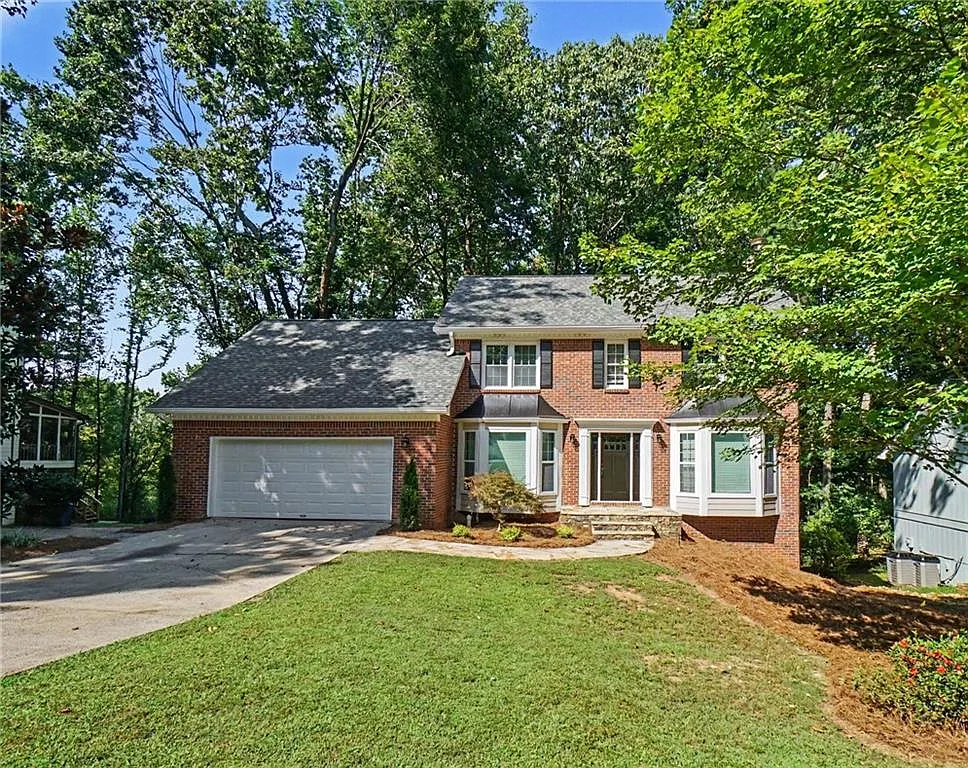 5 bed, 3.5 bath, 3221 sqft, $4,600 — Photo 2
