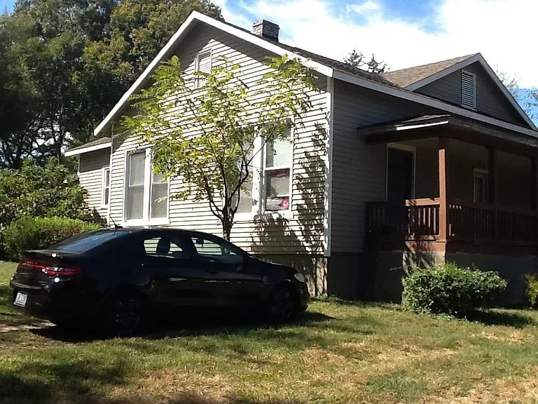 803 Woodlawn St — Photo 1