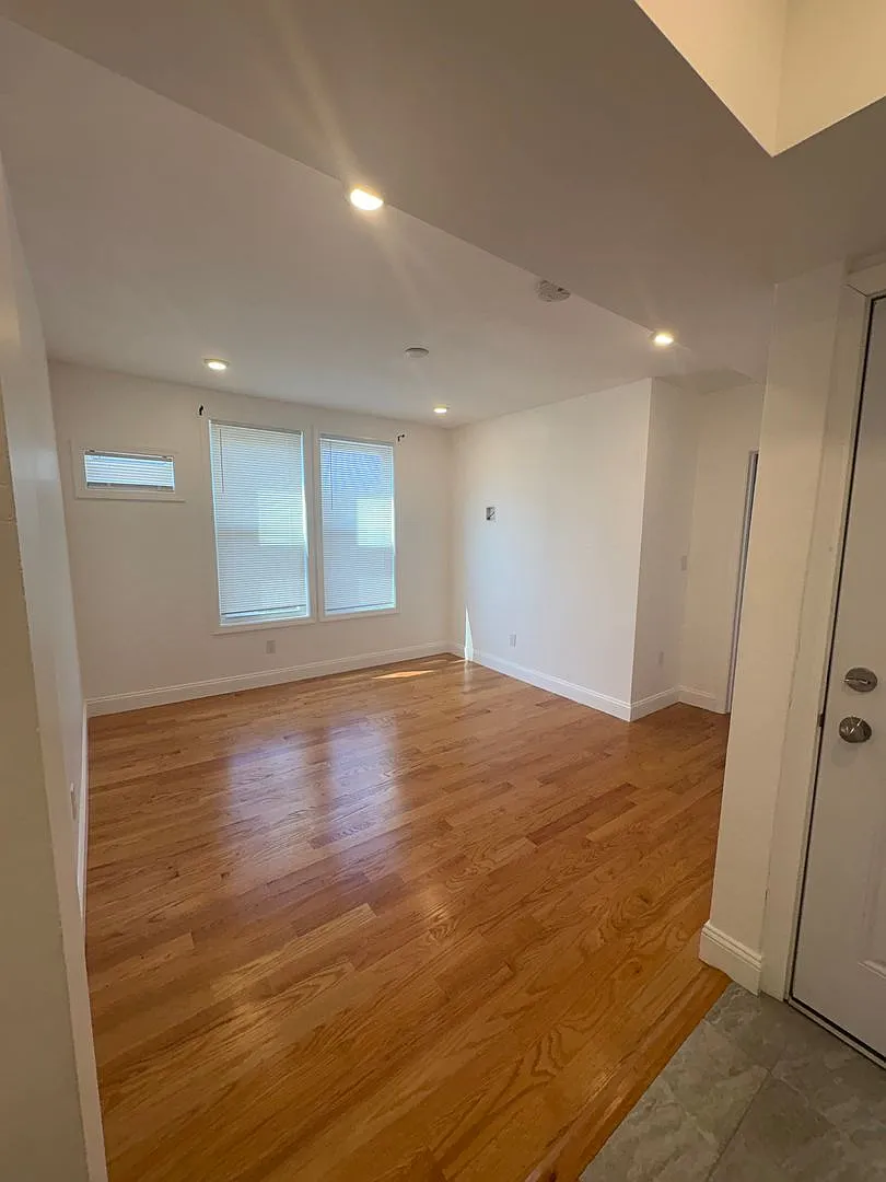 Lynn/Boston No Broker Fees! Brand New Fully Renovated One Bedroom Unit In Top Commuter Location! — Photo 3