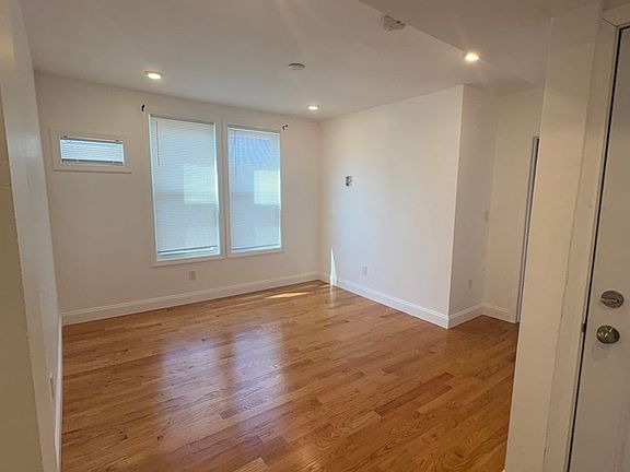 3rd image of 217-219 Washington St #3R