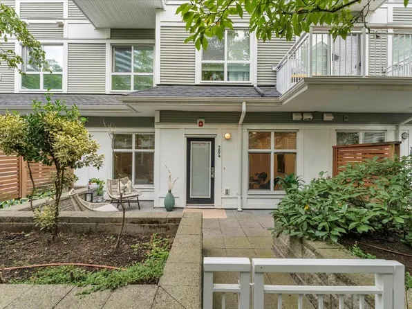 618 Langside Ave #304, Coquitlam, BC V3J 0B8