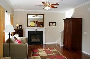 Great Room w Gas Fireplace