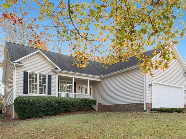 318 S Timbergate Dr, Gibsonville, NC 27249