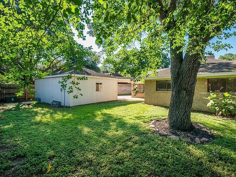 21203 Park Brook Dr — Photo 38