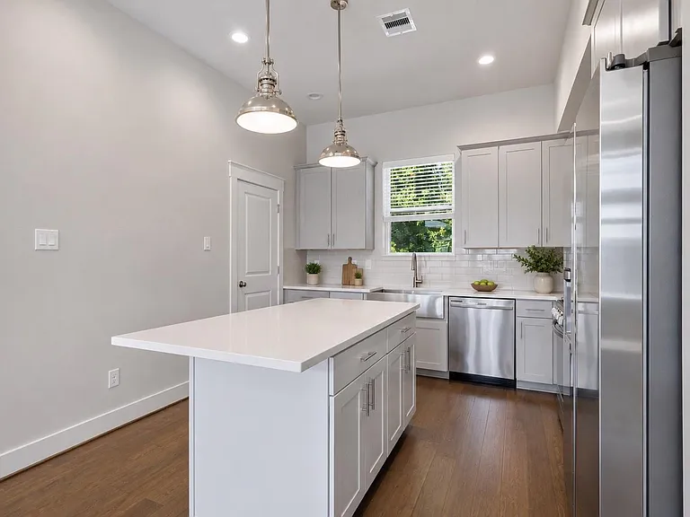 5305 Donovan Gardens Ln — Photo 6