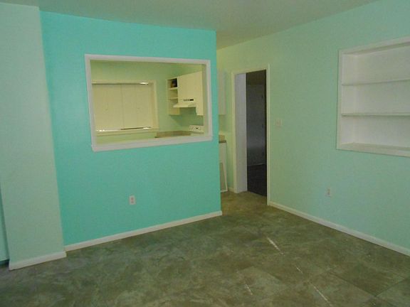4th image of 4041 Longhorn Dr