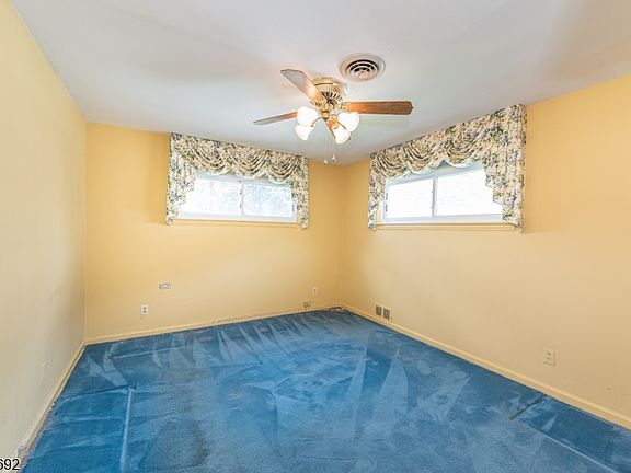 3rd image of 15-15 Jordan Rd