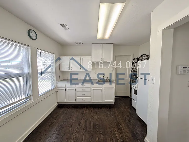 10912 E M 350 Hwy — Photo 5