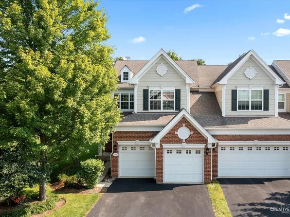 1101 Iron Horse Ct, Elgin, IL 60124