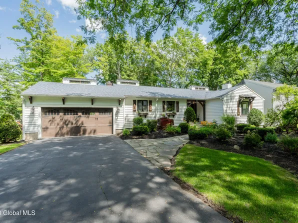 4 Longwood Dr, Saratoga Springs, NY 12866