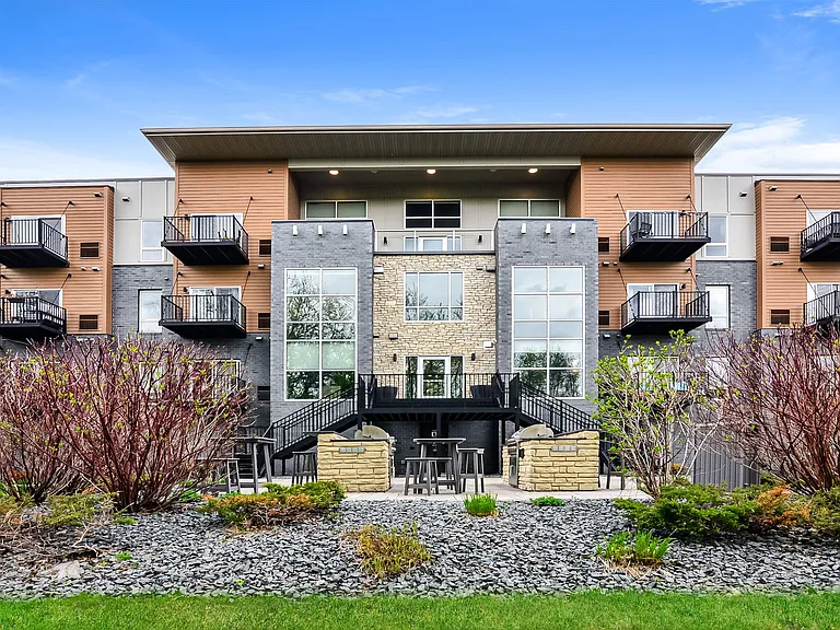 Lakeside Flats — Photo 34