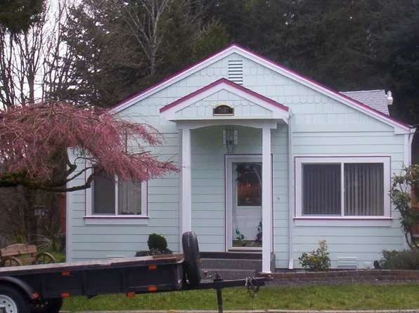 7507 Lower Ridge Rd, Everett, WA 98203