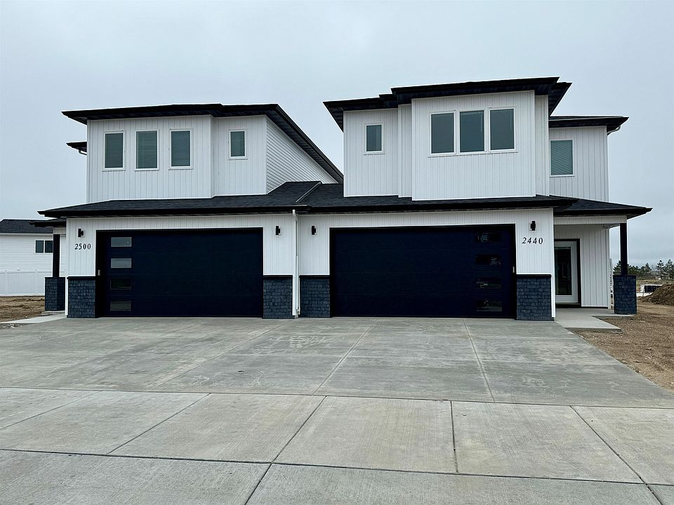 1st image of 2440 Landmark Dr NW
