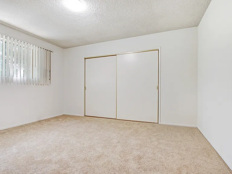 5292 Newcastle Ave — Photo 10