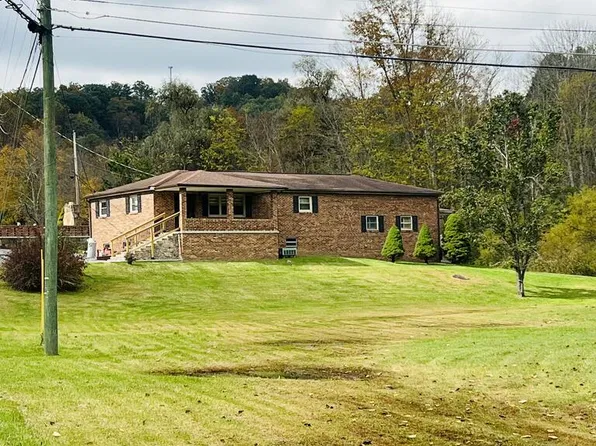 202 Tabor Rd, Bluefield, WV 24701