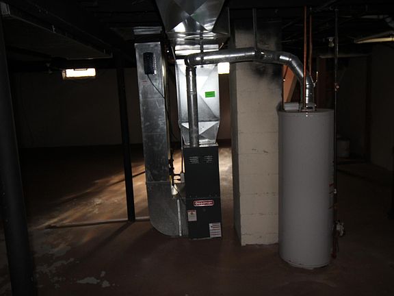 3rd image of 23071 Oak Crest Ave