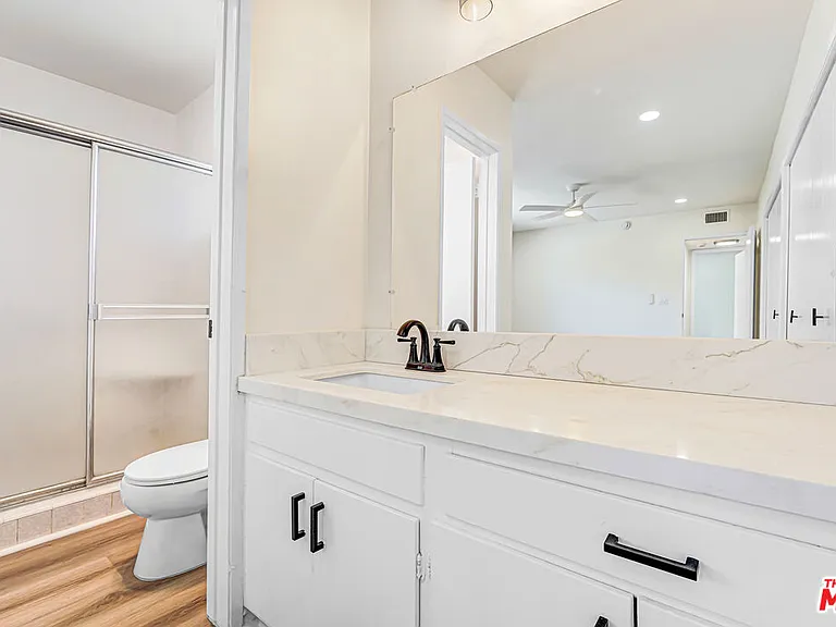8208 Romaine St #4 — Photo 7