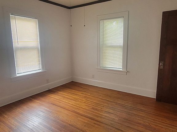 5th image of 1215 Crosby St