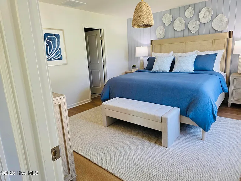 1056 Ben Thomas Dr NE — Photo 2